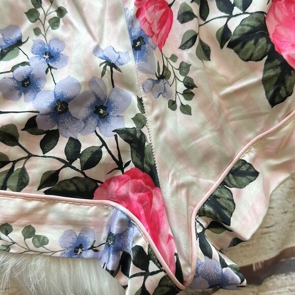 Victoria’s Secret Floral Romper - Picture 10 of 11